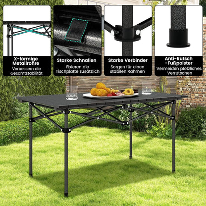 Schwarzer klappbarer Aluminium-Campingtisch im Garten mit Detailansichten zu Stabilität, Schnallen, Verbindern und Anti-Rutsch-Füßen.